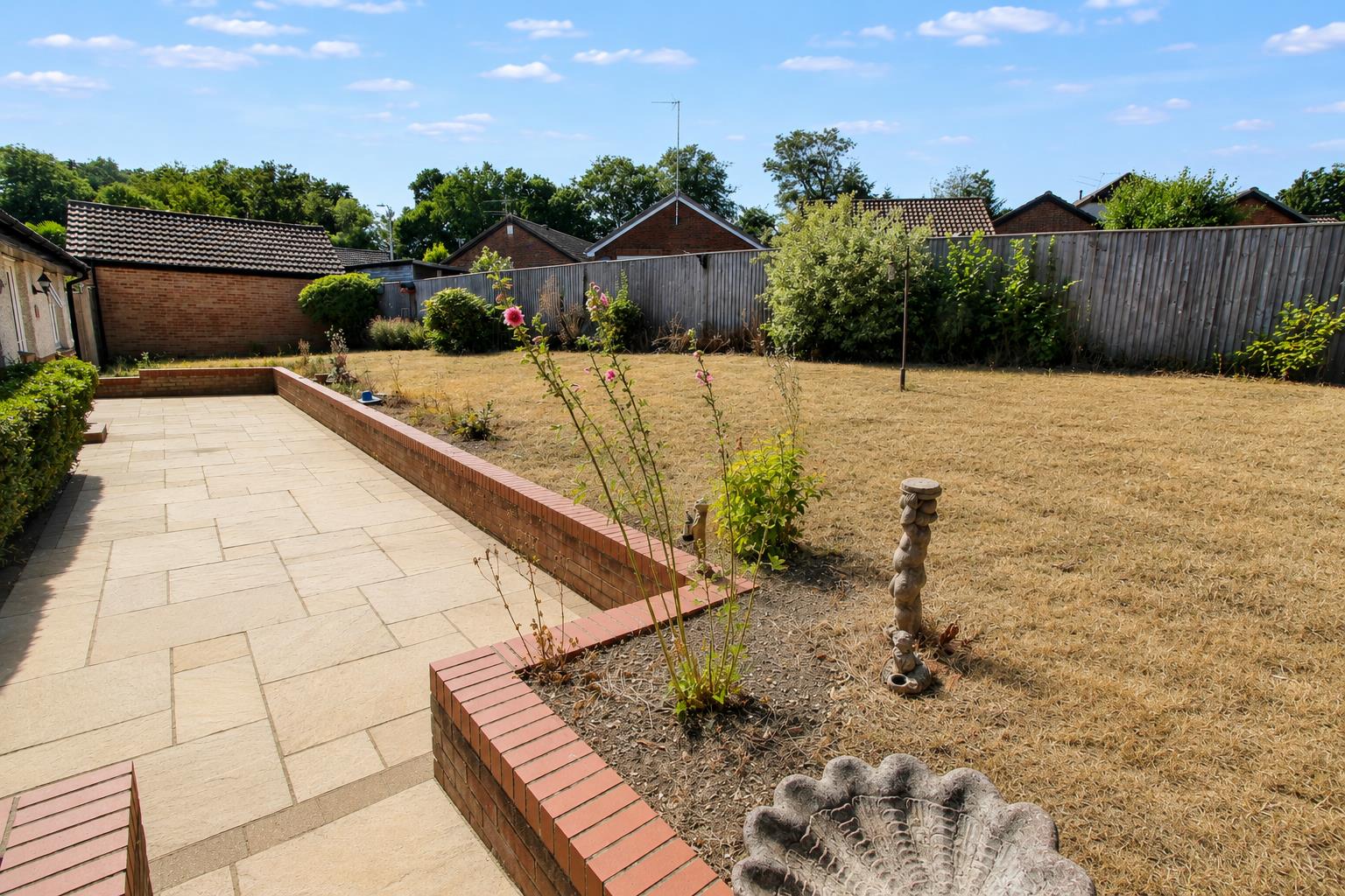 Simons Close, Tilehurst, Reading